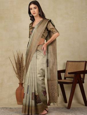 Sea green ethnic motifs silk cotton kasavu saree 3