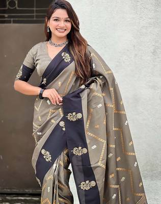 Grey woven design zari silk blend banarasi saree 4