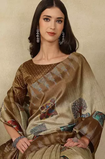 Beige women ethnic motifs  kasavu saree