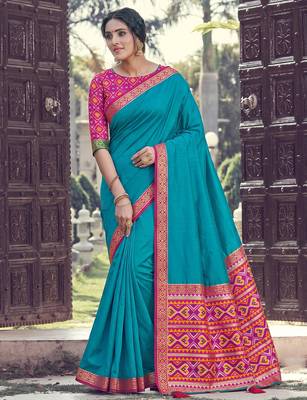 sky blue soft silk blend saree for women with rani pink blouse festive party wedding ethnic wear 1