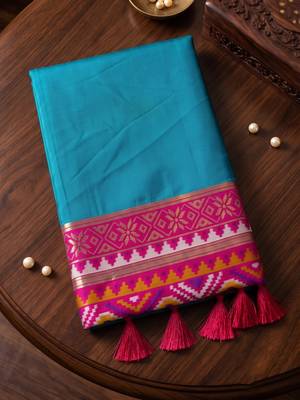 sky blue soft silk blend saree for women with rani pink blouse festive party wedding ethnic wear 5