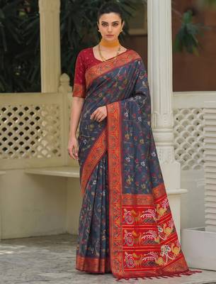 dark grey & maroon pochampally soft saree for women | festive traditional party wear 1