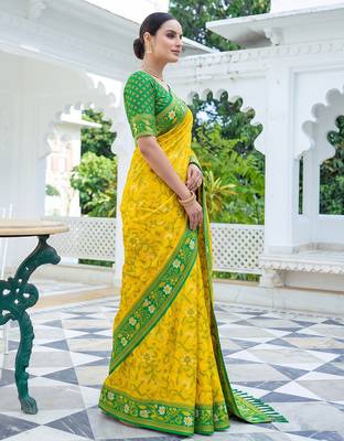 yellow & green pochampally soft saree for women | festive haldi party traditional wear 3