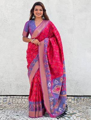 Pink woven design zari silk blend patola saree 4