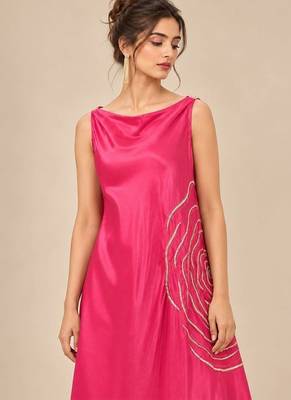 Hot pink embroidered mashroo silk kurta and pant set 2