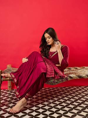 Burgundy woven design zari banarasi saree 5