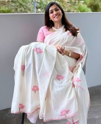 Off white floral saree 5