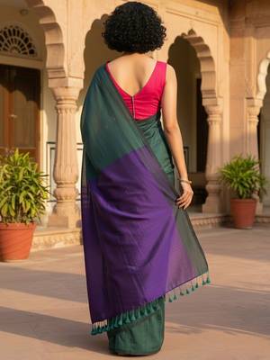 Green colourblocked  cotton khadi saree 3