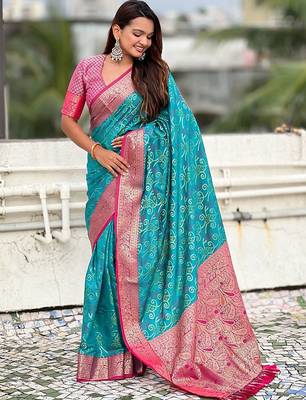 Blue paisley printed zari woven design boredr patola saree with blouse piece 2
