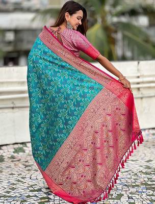 Blue paisley printed zari woven design boredr patola saree with blouse piece 3