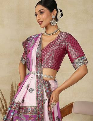 Mauve ethnic motifs woven design patola saree 4