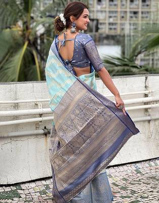 Blue woven design zari silk blend kanjeevaram saree 3
