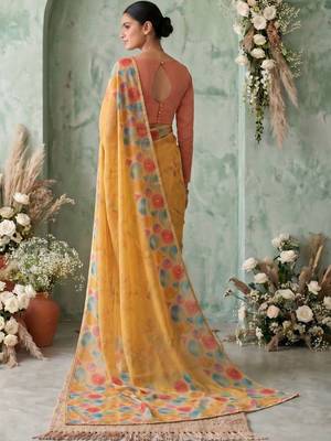 Yellow geometric printed zari saree 2