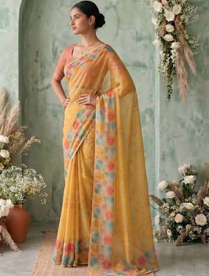Yellow geometric printed zari saree 3