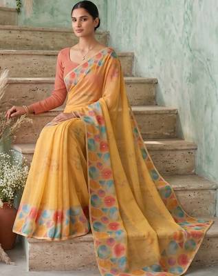 Yellow geometric printed zari saree 4