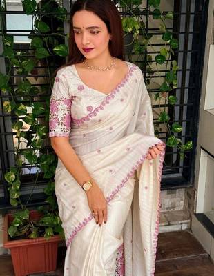 Off white floral embroidered designer tussar saree 4