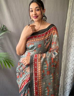 Grey kalamkari printed saree 3