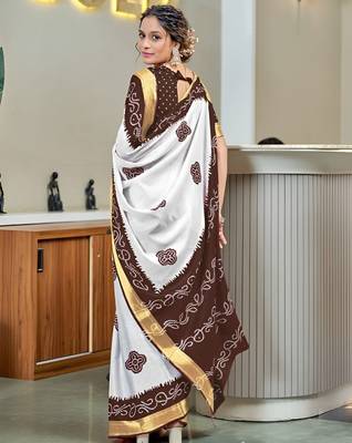 White bandhani printed  cotton saree with blouse 2