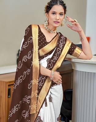 White bandhani printed  cotton saree with blouse 3