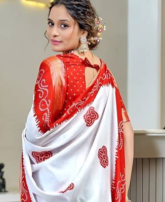 White bandhani printed  cotton saree 5