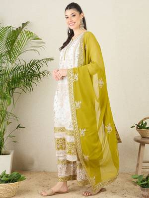 Women's faux georgette fabric zari embroidery kurtaset with dupatta 2
