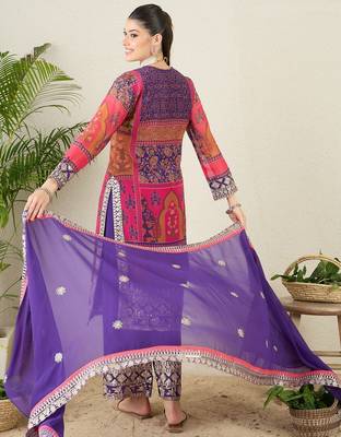 Women's faux georgette fabric zari embroidery kurtaset with dupatta 3