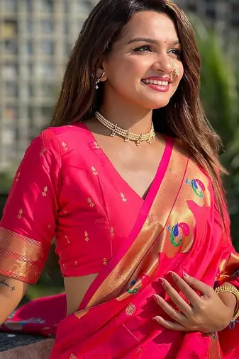 Pink woven design zari silk blend paithani saree