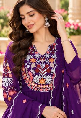 Women's faux georgette fabric thread embroidery kurta set with dupatta 4
