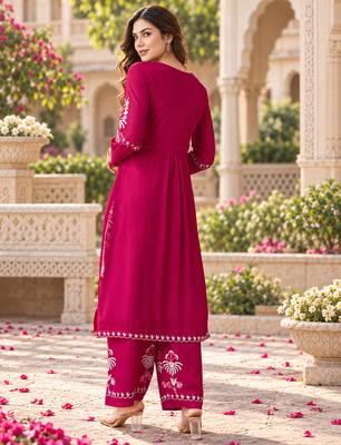 Women's faux georgette fabric thread embroidery kurta set with dupatta 3