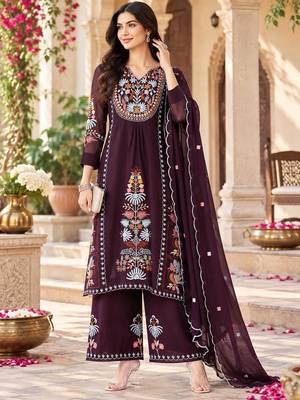 Women's faux georgette fabric thread embroidery kurta set with dupatta 2