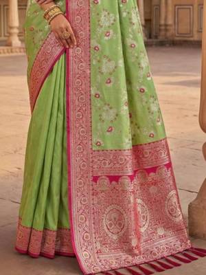 Lime floral silk blend banarasi saree 3