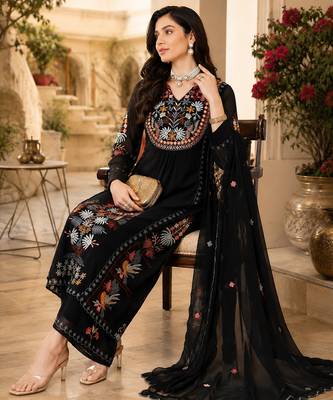 Women's faux georgette fabric thread embroidery kurta set with dupatta 5