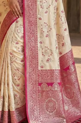 Cream floral silk blend banarasi saree