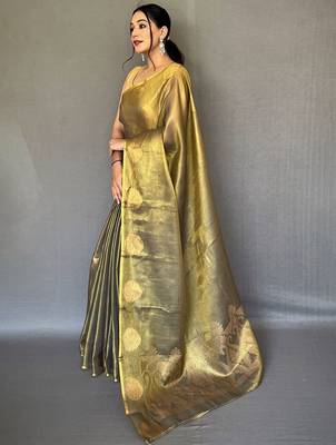 Green geometric woven design zari kanjeevaram tissue saree 2