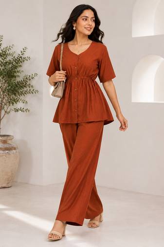 Women's rust solid short sleeve top with elastic waist trousers co-ord