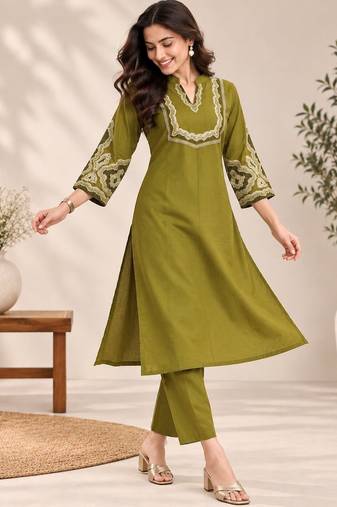 Women's floral yoke design thread work straight kurta with trousers