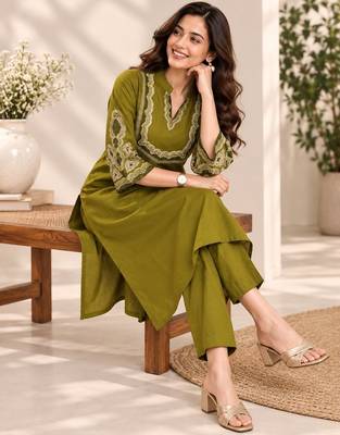 Women's floral yoke design thread work straight kurta with trousers 5
