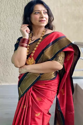 Red ethnic motifs zari kanjeevaram saree