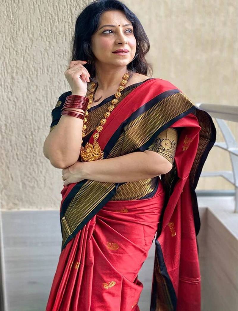 Red ethnic motifs zari kanjeevaram saree