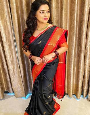 Black ethnic motifs kanjeevaram saree 2