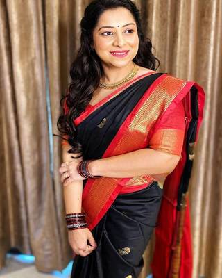 Black ethnic motifs kanjeevaram saree 3