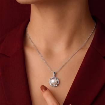 Fancy pendant chain pearl studded casual daily wear jewelry for women 1