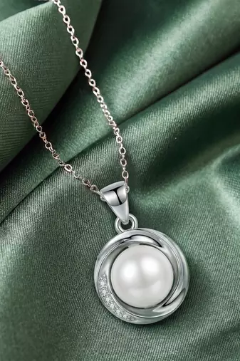 Fancy pendant chain pearl studded casual daily wear jewelry for women