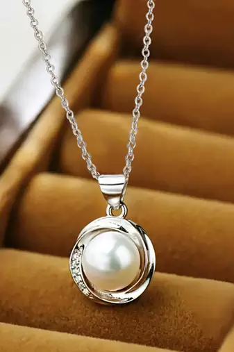 Fancy pendant chain pearl studded casual daily wear jewelry for women