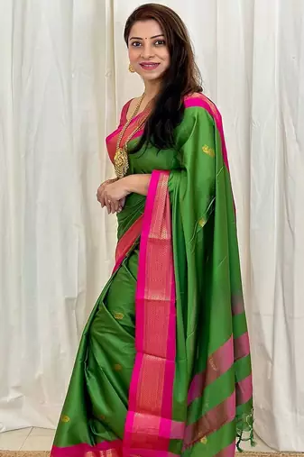Green ethnic motifs woven design zari kanjeevaram saree