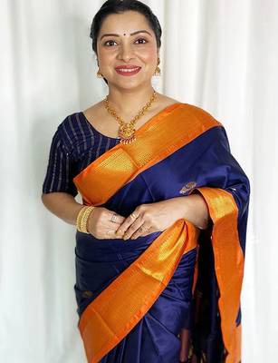 Blue ethnic motifs zari kanjeevaram saree 4