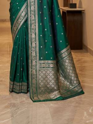 Green zari silk blend designer banarasi saree 3