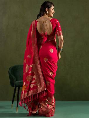 Pink floral woven design zari saree 4