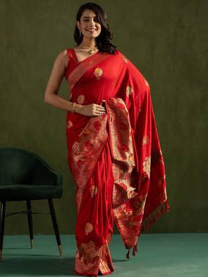 Red woven design zari saree 1