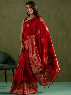Red woven design zari saree 3